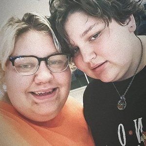 Meet your Posher, Dakota